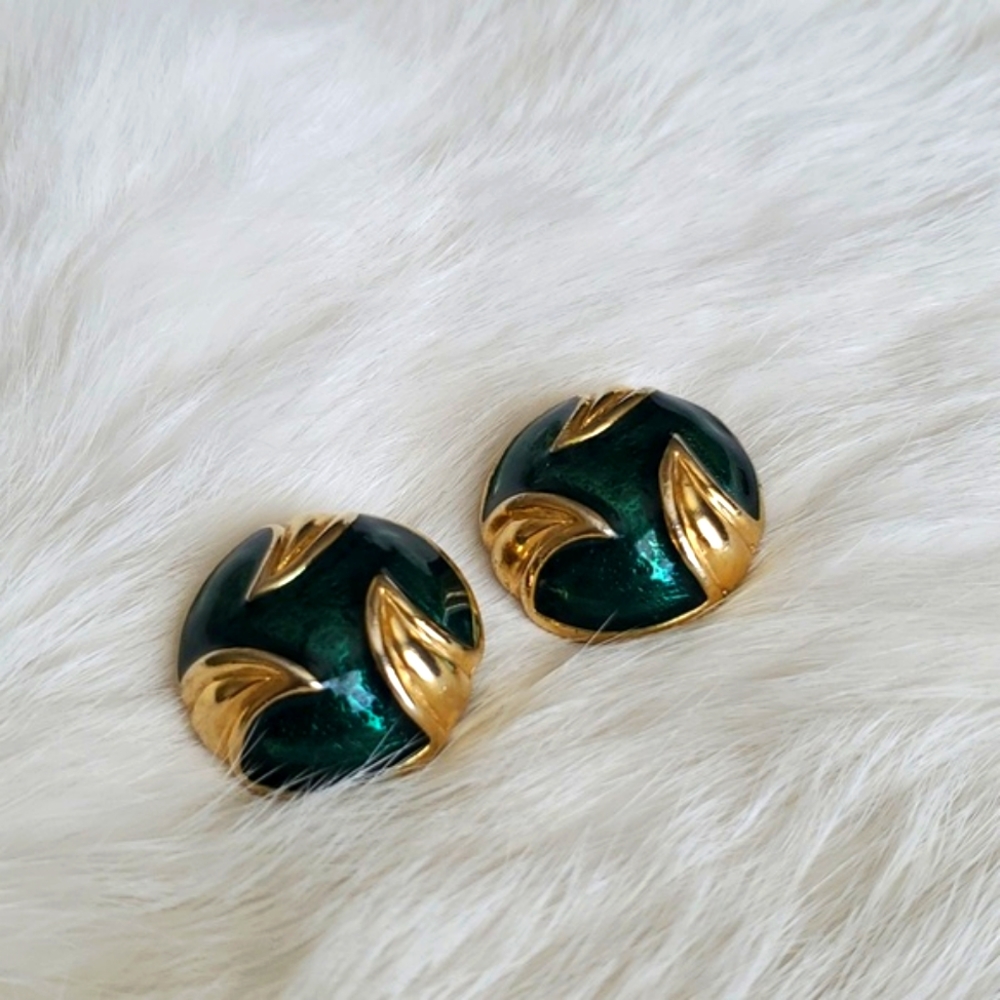 Vintage Gold and Green Clip-on Earrings